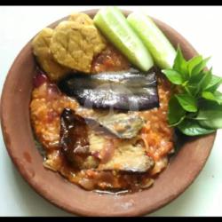 Nasi Penyetan Pe Lengkap Tempe Tahu Terong