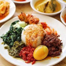 Nasi Telor Bulat,lalap,sayur,sambal