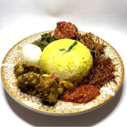 Nasi Kuning Palekko Telur