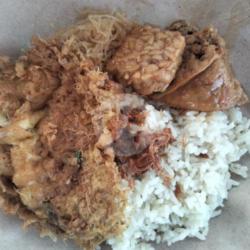 Nasi Uduk Telur Dadar