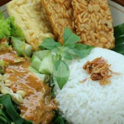 Nasi Pecel Pincuk Jumbo