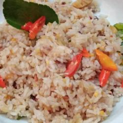 Nasi Goreng Ikan Asin Jambal Bumbu Kencur Daun Jeruk Dgn Irisan Cabai Gendut