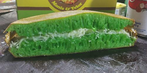 Martabak dan Terang Bulan Mas Eko, Mojolaban