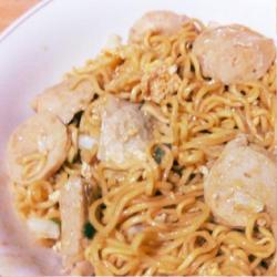 Mie Nyemek Baso