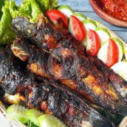 Panas Lele Bakar Madu