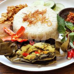 Nasi Liwet Pepes Ayam ( Pais Ayam)