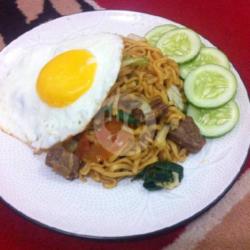 Mie Campur Bihun (goreng)     Telur Ceplok/dadar