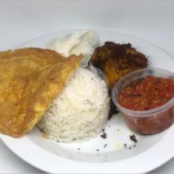 Nasi Ayam Goreng   Telur