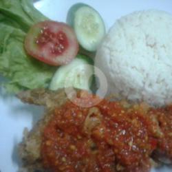 Ayam Penyet Sambal Rawit Hijau