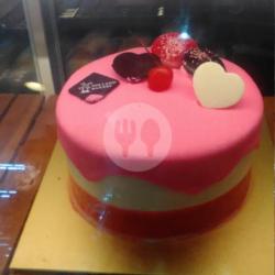 Strawberry Cake 15 Cm