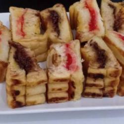 Roti Kasino Coklat Strawbery