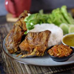 Bebek Goreng Penyet