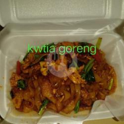 Kwtiaw Goreng Free Teh Pucuk Botol