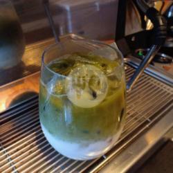 Iced Matcha Lattee