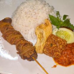 Nasi Penyetan Jeroan Rempelo Ati Usus