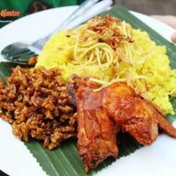 Nasi Kuning Lauk Ayam