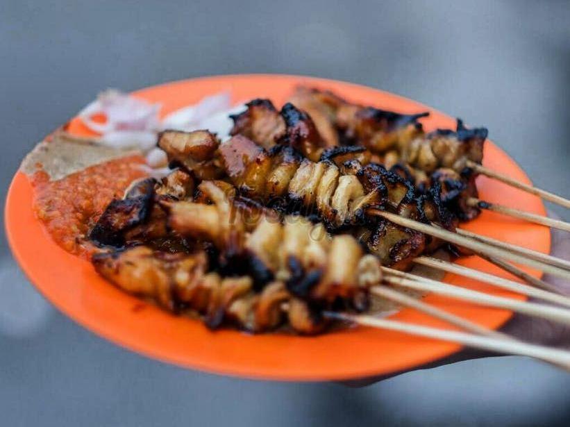 Sate Ayam Ponorogo Pak Seger, Dharmawangsa