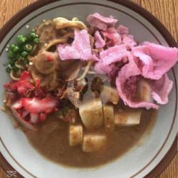 Lontong Mie Kuah Kacang