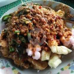 Lontong Pecal   Telur