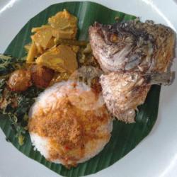 Nasi Sayur Nangka Lalap Sambal Gurami