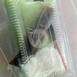 Kue Lupis Ketan