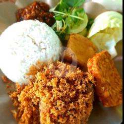 Nasi Ayam Kremes Sambel Bajak Paket Komplit