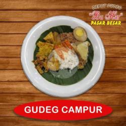 Nasi Gudeg Campur