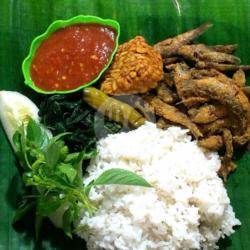 Nasi Lalapan Wader