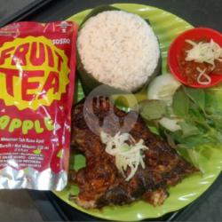 Paket Nasi Gurami Bakar Pedas Manis   Fruit Tea