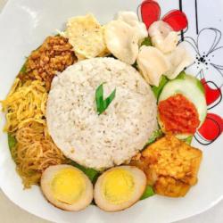 Nasi Campur Bali Telur Tahu