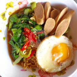 Indomie Nyemek Telur Sosis