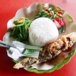 Nasi Rames   Ikan Lele  Sambal