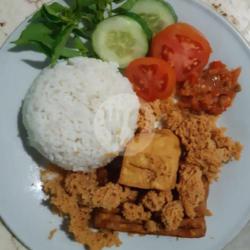 Nasi Tempe Kremes