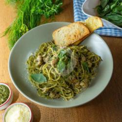 Spaghetti Chicken Pesto