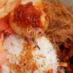 Nasi Uduk Bihun Telur Balado