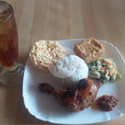 Nasi Rames Lauk Ayam Bakar