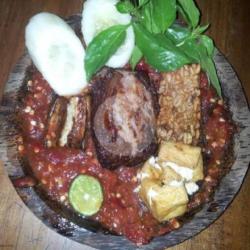 Penyetan Ikan Asap   Tahu Tempe Dan Terong Goreng