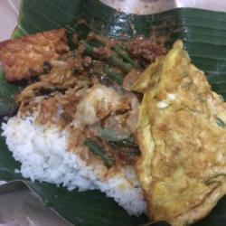 Nasi Pecel Tlur Dadar Gorengan Krupuk