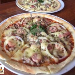 Creamy White Pizza(white Sauce)