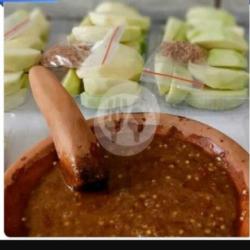 Rujak Jambu Kristal Sambal Colek