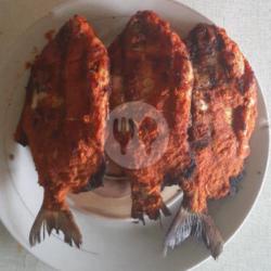 Ikan Bawal Bakar
