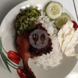 Nasi Bebek Sambel Ijo Bumbu Hitam Madura