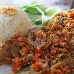 Nasi/mie Ayam Geprek