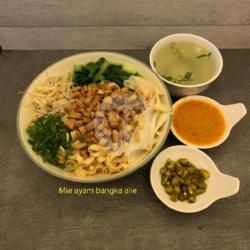 Mie Lebar Ayam Pangsit