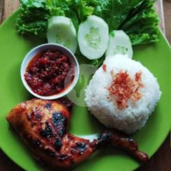 Ayam Bakar Paha Madu   Nasi   Sambal Merah / Ijo