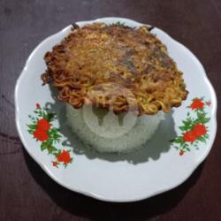 Nasi Omelet Mie Rendang