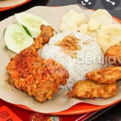 Nasi Ayam Geprek Pete