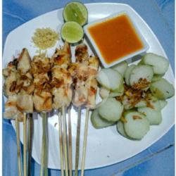 Sate Taichan Daging   Lontong