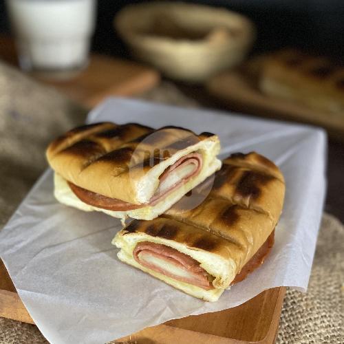 Roti Bakar Penyet Khas Bangka Dan Es Kopi Susu Kedai Rasea Binus Gofood