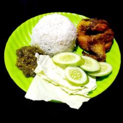 Nasi Ayam Goreng Sambel Rawit Ijo